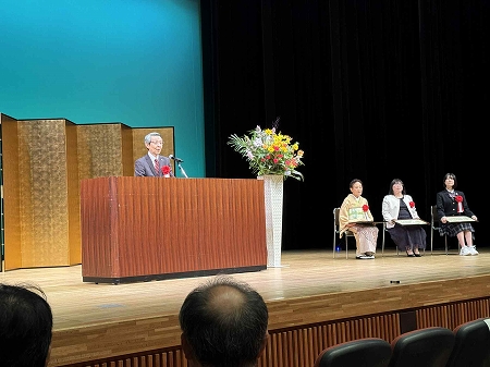 P2510A.JPG - 118,784BYTES